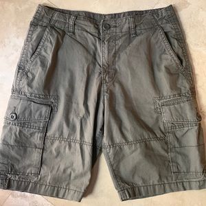 Old Navy Men's Cargo Shorts Khaki Size 32